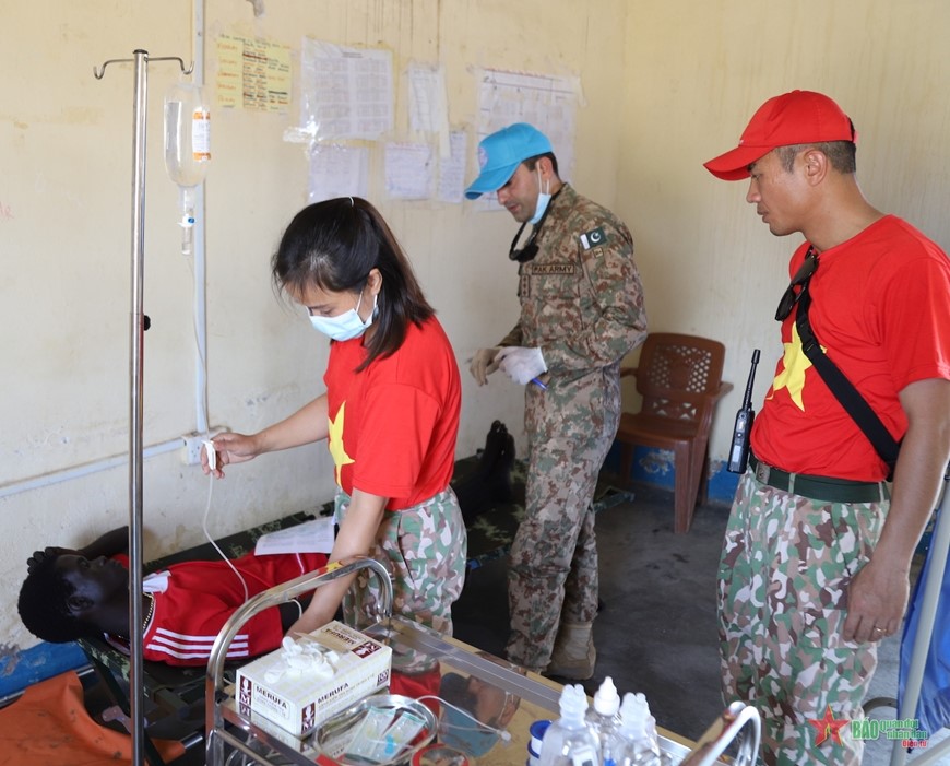 /UploadStore/admin/231120 Kham benh mien phi tai Abyei/03.jpg